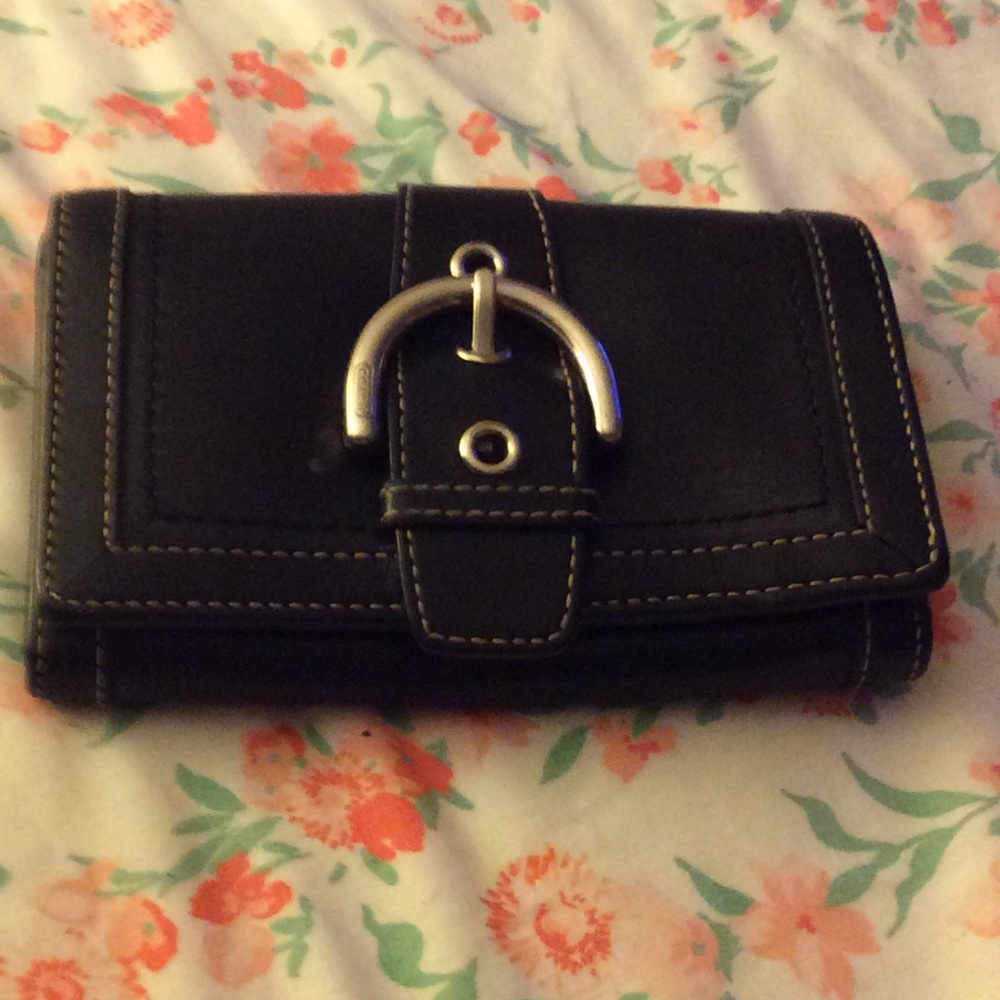 Authentic Coach wallet - Picture 2 of 8